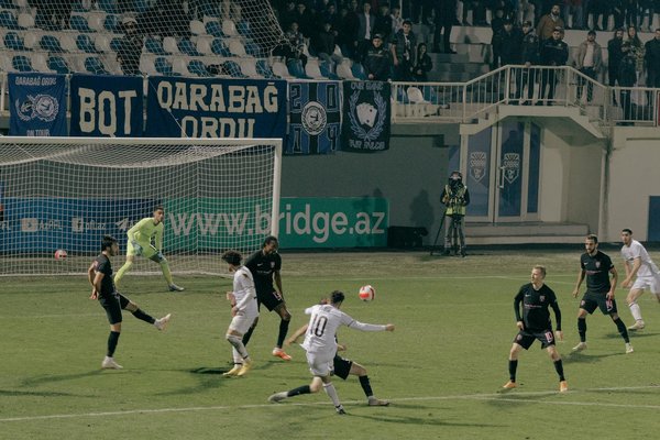 Quels exercices de musculation peuvent aider à renforcer les muscles du tronc chez les pratiquants de ski freeride?